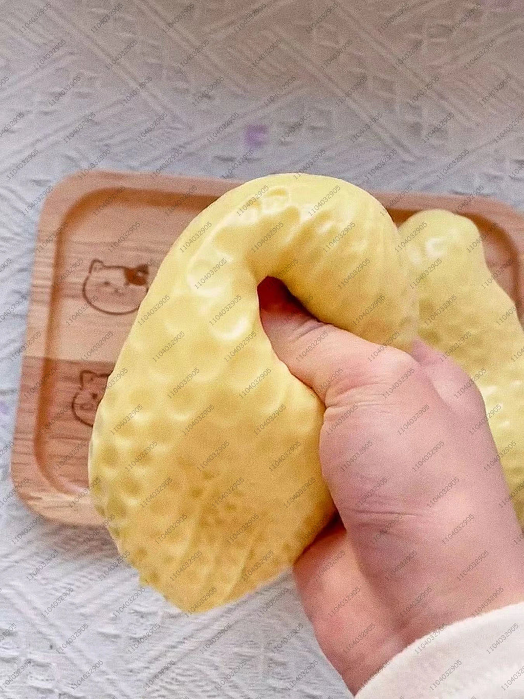 No-Rebound Vaseline Peanut Squishy - Moldable ASMR Stress Ball